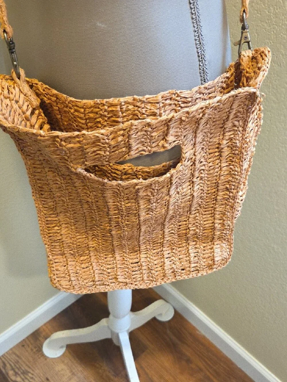 N/A lightweight woven